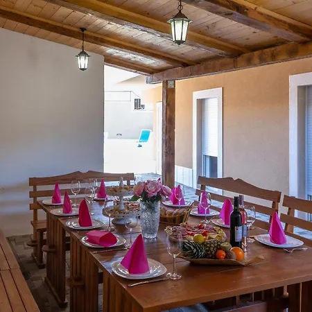 Apartment Ferdo 2 *