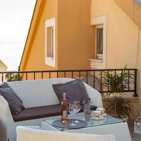Apartment Ferdo 2 Makarska