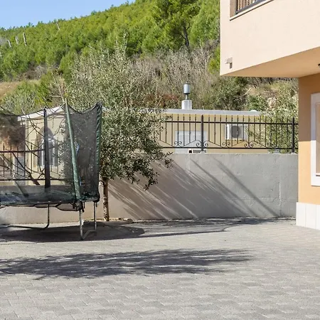 Ferdo 2 Apartment
