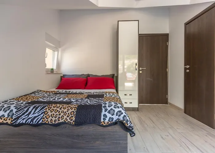 Ferdo 2 * Makarska